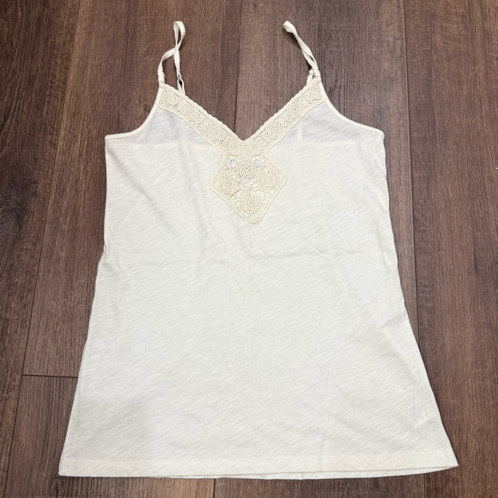 American eagle tank with lace